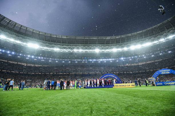 [国际足球]奥尔莫精妙直塞 索博斯洛伊推射破门.